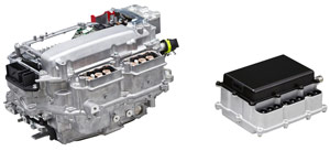 Left: PCU with silicon power semiconductors (production model). Right:PCU with SiC power semiconductors (future target). 