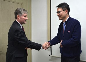 Charles Bailley, GaN Systems' senior director, marketing & sales Asia (left) and Websolus' CEO Kim Hong-sik (right). 