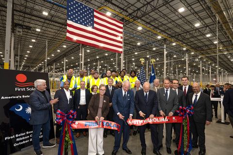South Carolina Governor Henry McMaster, US Senator Darline Graham, US Secretary of Commerce Howard Lutnick, South Carolina Senator Harvey Peeler, South Carolina Representatives Dennis Moss and Brian Lawson, and Gaffney Mayor Lyman D. Dawkins III joined First Solar’s CEO Mark Widmar, employees, and community leaders at the ribbon-cutting ceremony for First Solar’s new facility in Gaffney, South Carolina.